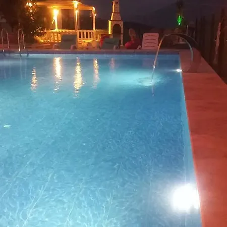 Azize 5 Apartment